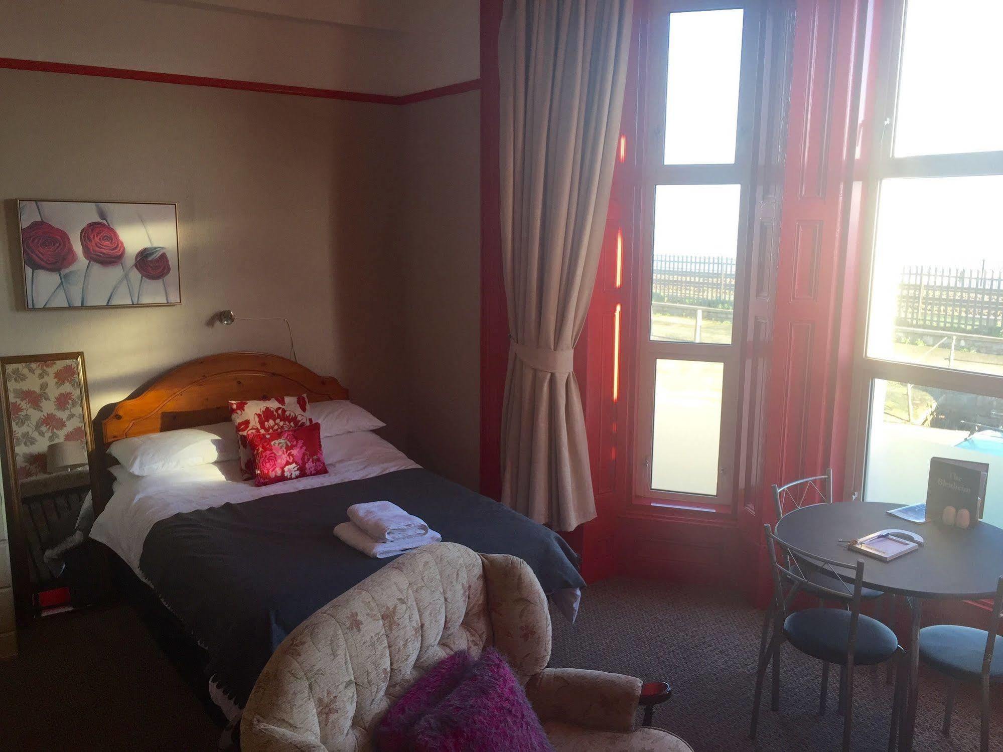The Blenheim Bed & Breakfast Dawlish Exterior photo